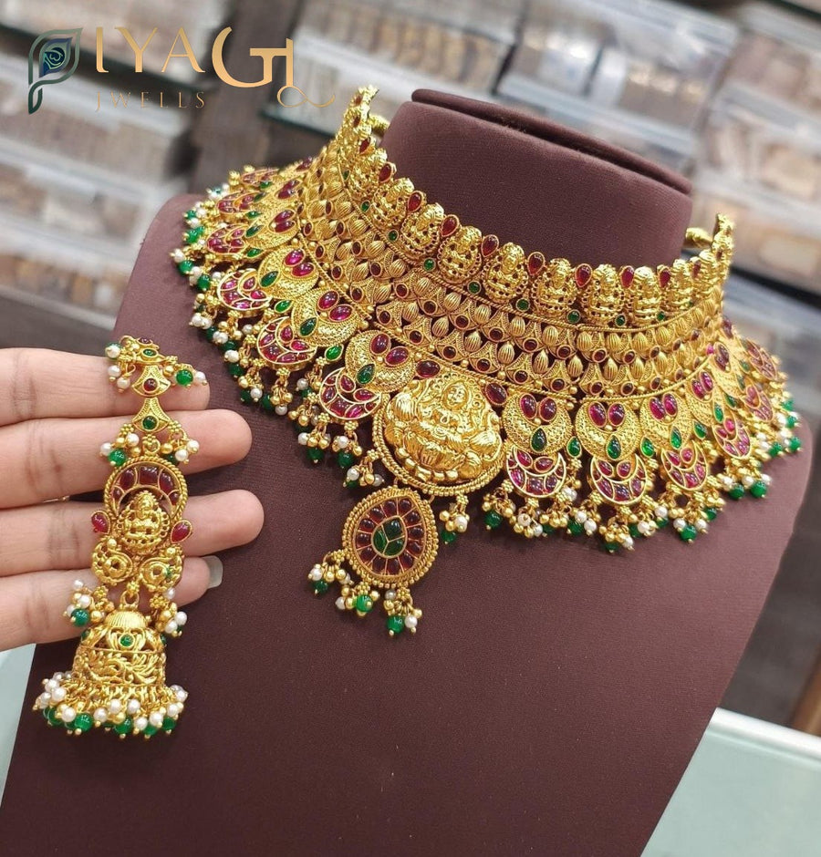 Gold premium polish stone choker set for bridal wear - PiyaGuJwells