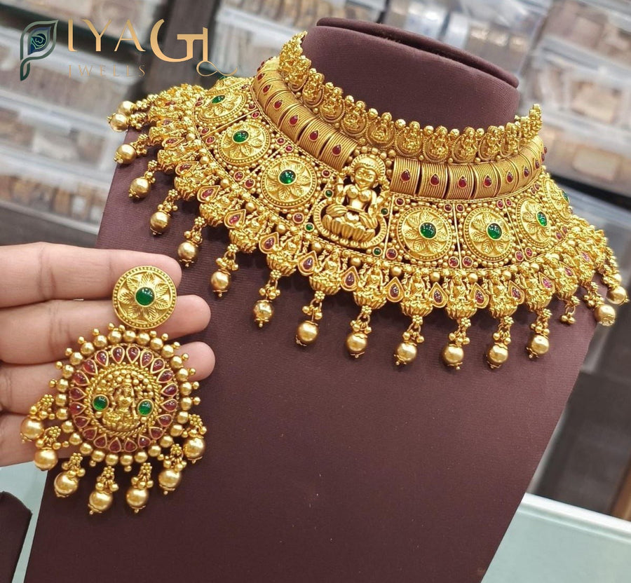 Gold premium polish stone choker set for bridal wear - PiyaGuJwells