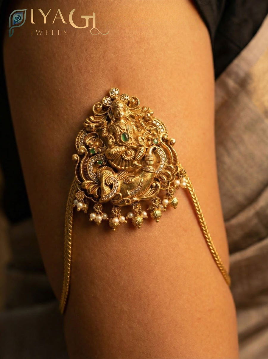 Gold tone kempu stone floral antique finish Bajuband for ethnic occasions - PiyaGuJwells